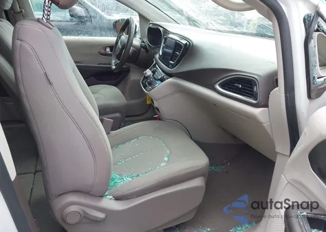 2017 Chrysler Pacifica Touring from USA, damaged, VIN 2C4RC1DG8HR720174